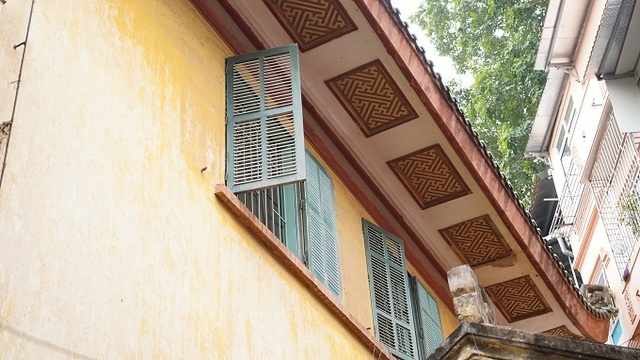 Villa hundred years old of the rich old Hanoi, inside there is a dance floor - 10