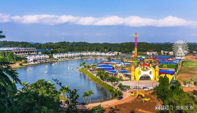 Gặp sự cố khi chơi trò mạo hiểm, 4 du khách bị treo lơ lửng giữa trời - 2 Gặp sự cố khi chơi trò mạo hiểm, 4 du khách bị treo lơ lửng giữa trời - 2