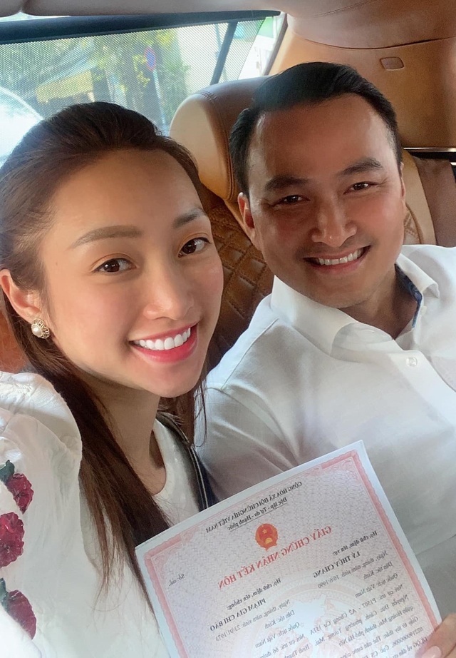 Chi Bảo bất ngờ công bố đã kết hôn cùng Lý Thùy Chang - 1 Chi Bảo bất ngờ công bố đã kết hôn cùng Lý Thùy Chang - 1