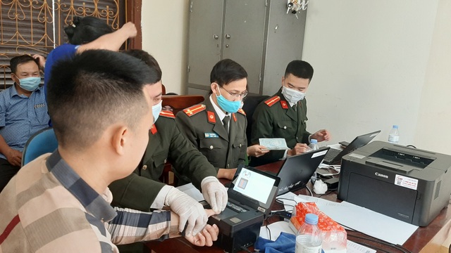 Chiến dịch làm thẻ căn cước công dân hết việc chứ không hết giờ - 1 Chiến dịch làm thẻ căn cước công dân hết việc chứ không hết giờ - 1