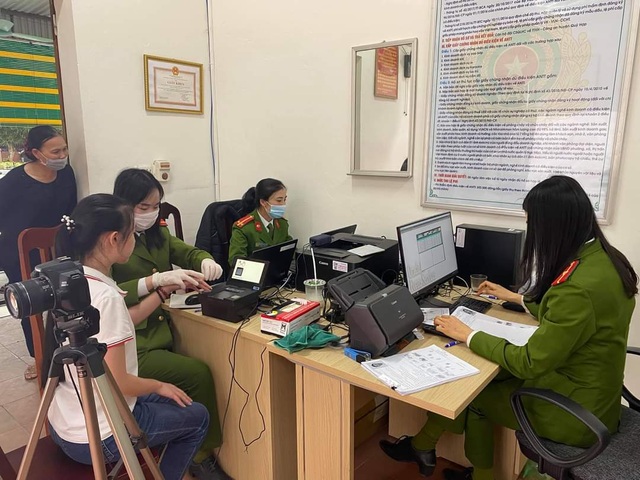 Chiến dịch làm thẻ căn cước công dân hết việc chứ không hết giờ - 5 Chiến dịch làm thẻ căn cước công dân hết việc chứ không hết giờ - 5