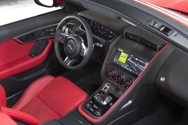 Jaguar F-TYPE mới về Việt Nam có giá lên đến 15,29 tỷ đồng - 9 Jaguar F-TYPE mới về Việt Nam có giá lên đến 15,29 tỷ đồng - 9
