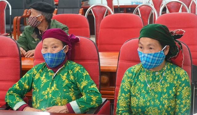 Ngày bận làm rẫy, dạy học…, tối tranh thủ đi làm căn cước công dân - 2 Ngày bận làm rẫy, dạy học…, tối tranh thủ đi làm căn cước công dân - 2