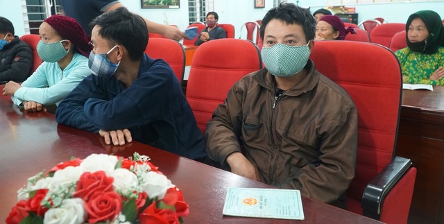 Ngày bận làm rẫy, dạy học…, tối tranh thủ đi làm căn cước công dân - 3 Ngày bận làm rẫy, dạy học…, tối tranh thủ đi làm căn cước công dân - 3