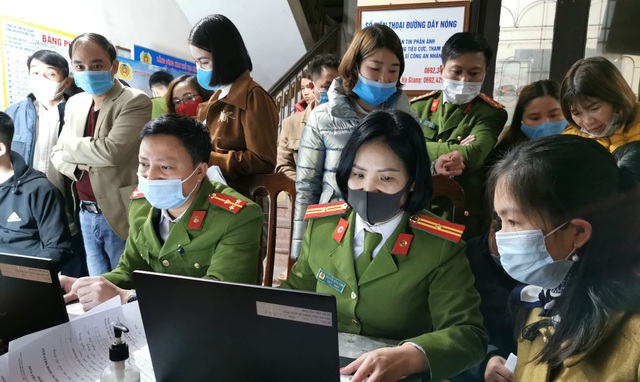 Ngày bận làm rẫy, dạy học…, tối tranh thủ đi làm căn cước công dân - 8 Ngày bận làm rẫy, dạy học…, tối tranh thủ đi làm căn cước công dân - 8