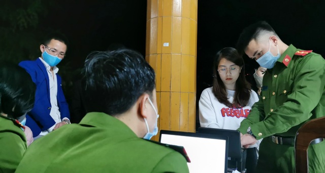 Ngày bận làm rẫy, dạy học…, tối tranh thủ đi làm căn cước công dân - 10 Ngày bận làm rẫy, dạy học…, tối tranh thủ đi làm căn cước công dân - 10