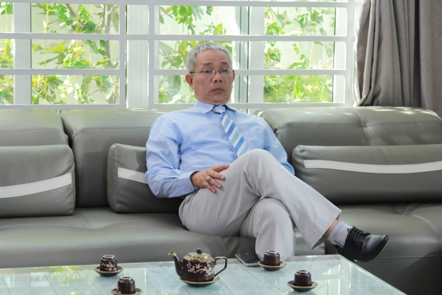Nghệ sĩ Trung Dân tiết lộ lý do nhận lời thay vai cho cố nghệ sĩ Chí Tài - 2 Nghệ sĩ Trung Dân tiết lộ lý do nhận lời thay vai cho cố nghệ sĩ Chí Tài - 2