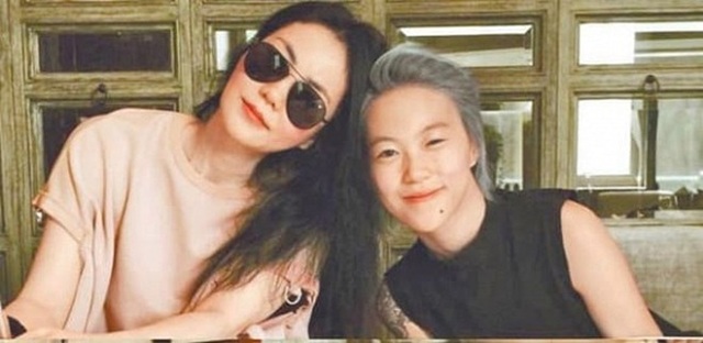 Tò mò về mối tình đồng tính giữa Châu Tấn và con gái Vương Phi - 2 Tò mò về mối tình đồng tính giữa Châu Tấn và con gái Vương Phi - 2