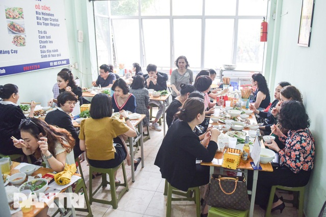 Quán ngan gié lâu đời ở Hà Nội, bà chủ U60 Quán ngan gié lâu đời ở Hà Nội, bà chủ U60