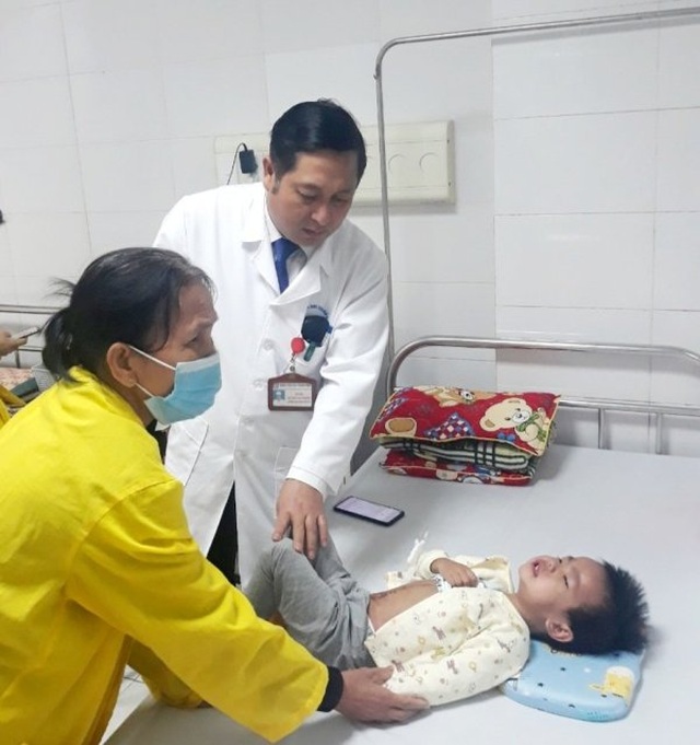 Cứu sống bé gái 3 tuổi bị vỡ gan độ 5 do tai nạn giao thông - 2 Cứu sống bé gái 3 tuổi bị vỡ gan độ 5 do tai nạn giao thông - 2