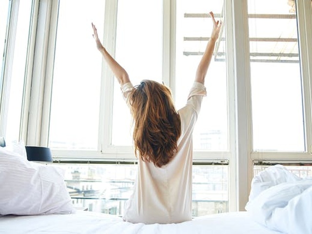 10 mẹo đơn giản giúp thức dậy sớm và bắt đầu ngày mới nhiều năng lượng - 2