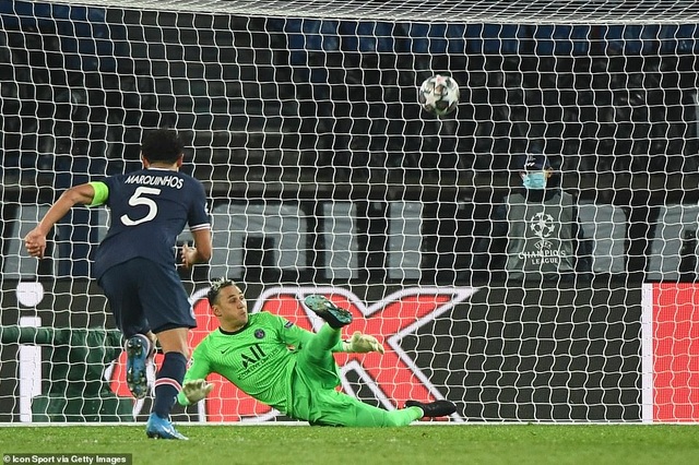 PSG 1-1 Barcelona: Messi ghi bàn và đá hỏng phạt đền - 12