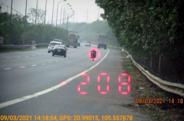 Đã tìm ra thanh niên điều khiển mô tô bay với tốc độ 299 km/h - 3 Đã tìm ra thanh niên điều khiển mô tô bay với tốc độ 299 km/h - 3