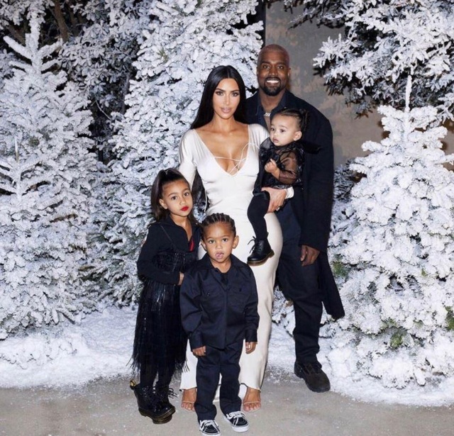 Kanye West cắt đứt liên hệ với Kim Kardashian - 7 Kanye West cắt đứt liên hệ với Kim Kardashian - 7