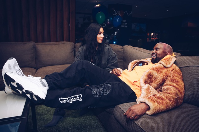 Kanye West cắt đứt liên hệ với Kim Kardashian - 8 Kanye West cắt đứt liên hệ với Kim Kardashian - 8