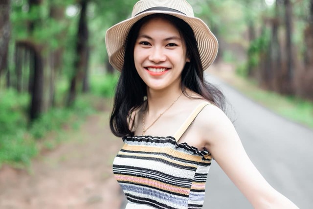 Cô giáo thực tập xinh xắn, bỗng nổi tiếng với khoảnh khắc chụp lén - 6 Cô giáo thực tập xinh xắn, bỗng nổi tiếng với khoảnh khắc chụp lén - 6