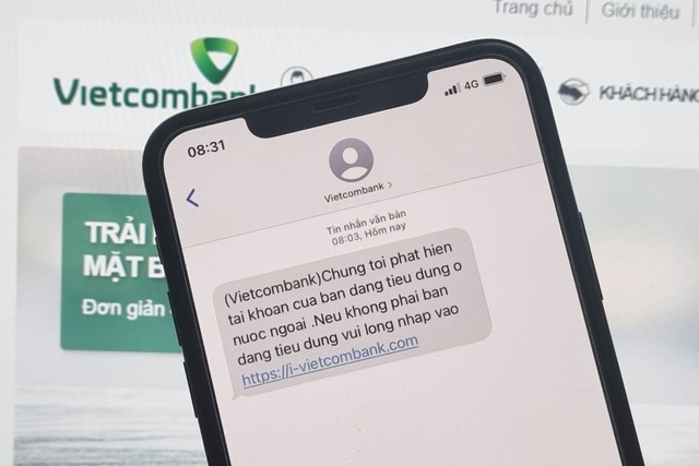 Người dùng Vietcombank nhận tin nhắn lừa đảo - 1 Người dùng Vietcombank nhận tin nhắn lừa đảo - 1
