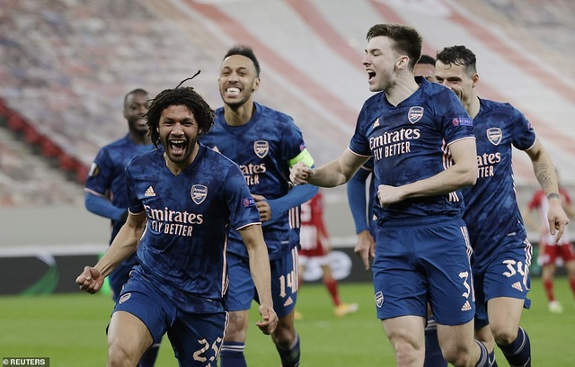Man Utd ôm nỗi đau phút cuối trước AC Milan, Arsenal thắng dễ dàng - 8 Man Utd ôm nỗi đau phút cuối trước AC Milan, Arsenal thắng dễ dàng - 8
