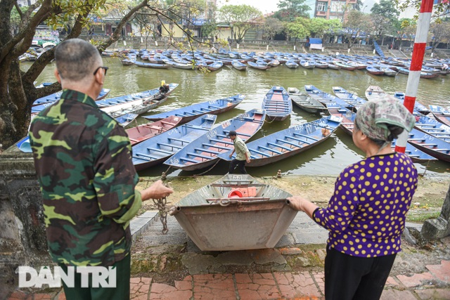 Du khách đến chùa Hương phải khai báo y tế bằng ứng dụng QR code - 8 Du khách đến chùa Hương phải khai báo y tế bằng ứng dụng QR code - 8