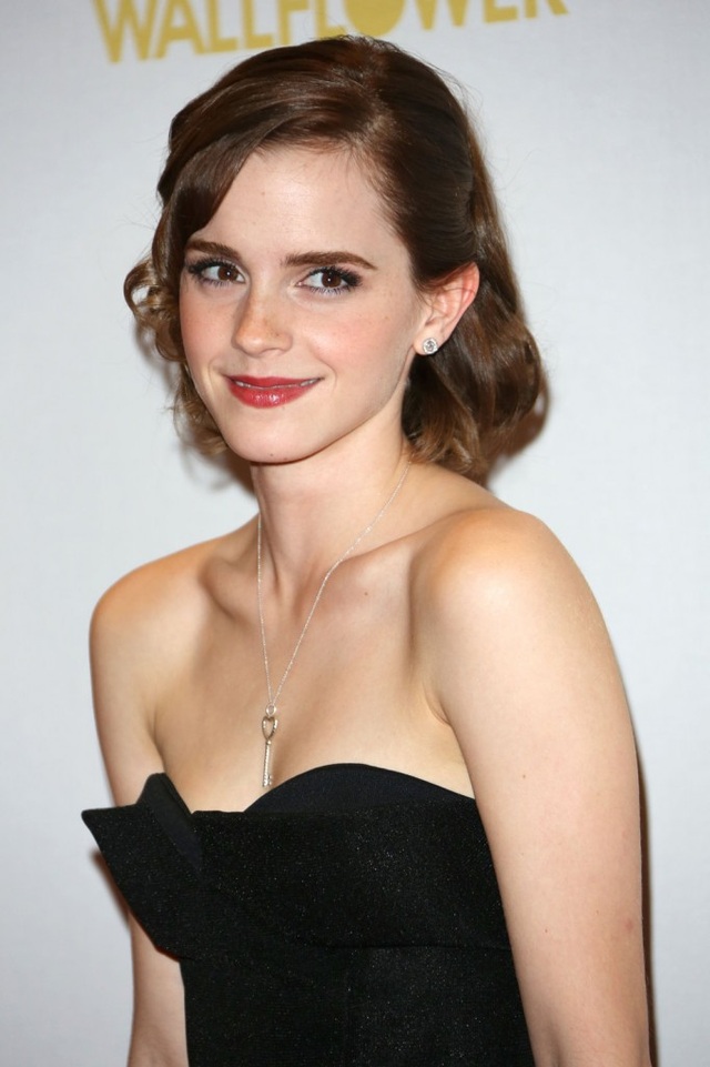Cô phù thủy Hermione Emma Watson bị chê xuống sắc - 3 Cô phù thủy Hermione Emma Watson bị chê xuống sắc - 3