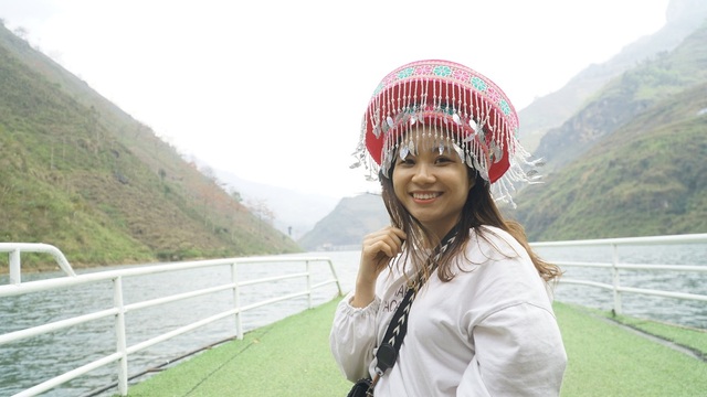 Choáng ngợp vẻ đẹp như tiên cảnh của sông Nho Quế Hà Giang mùa hoa gạo - 13