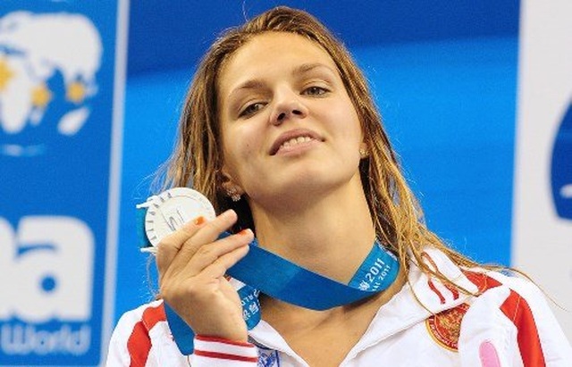 Ngắm vẻ đẹp bốc lửa của nhà vô địch bơi lội thế giới người Nga - 1