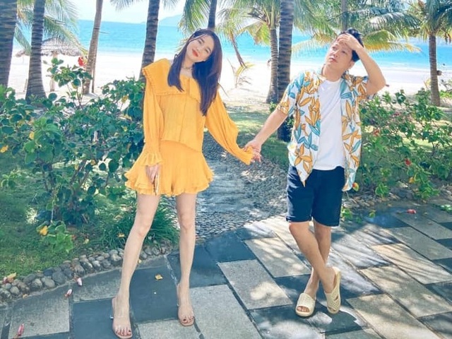 Bà mẹ một con Đàm Thu Trang khoe dáng thon gọn với áo tắm - 4 Bà mẹ một con Đàm Thu Trang khoe dáng thon gọn với áo tắm - 4
