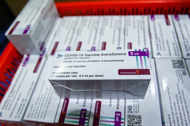 12 ca phản ứng nặng sau tiêm vắc xin Covid-19, Bộ Y tế yêu cầu điều tra - 1