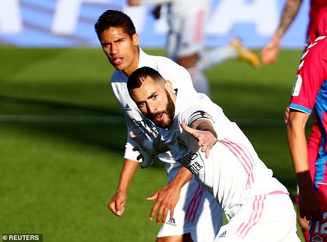 Benzema tỏa sáng, Real Madrid vượt qua Barcelona và bám đuổi Atletico - 6 Benzema tỏa sáng, Real Madrid vượt qua Barcelona và bám đuổi Atletico - 6