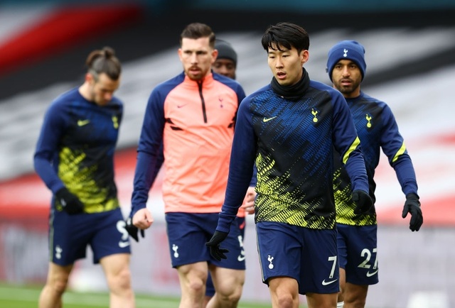 Arsenal 2-1 Tottenham: Lamela lập siêu phẩm Rabona và bị đuổi - 12 Arsenal 2-1 Tottenham: Lamela lập siêu phẩm Rabona và bị đuổi - 12
