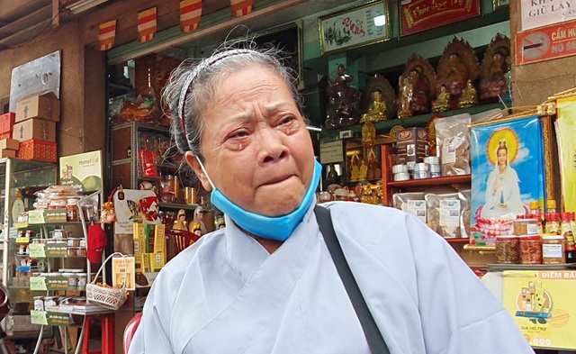 Mẹ Minh Lộc suy sụp trong lễ tưởng niệm, tiết lộ lý do giấu tin con qua đời - 6 Mẹ Minh Lộc suy sụp trong lễ tưởng niệm, tiết lộ lý do giấu tin con qua đời - 6