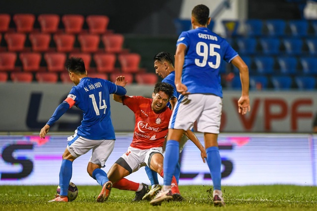 Lee Nguyễn mờ nhạt, CLB TPHCM trắng tay tại Cẩm Phả - 2 Lee Nguyễn mờ nhạt, CLB TPHCM trắng tay tại Cẩm Phả - 2