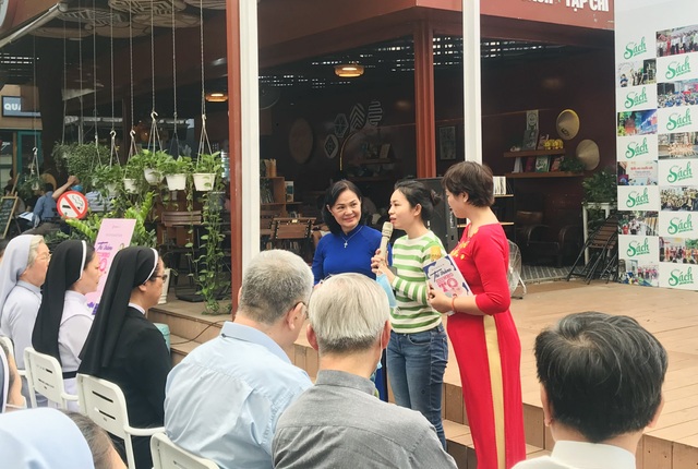 Người vợ bán bò đi học... làm nóng phòng the - 2 Người vợ bán bò đi học... làm nóng phòng the - 2
