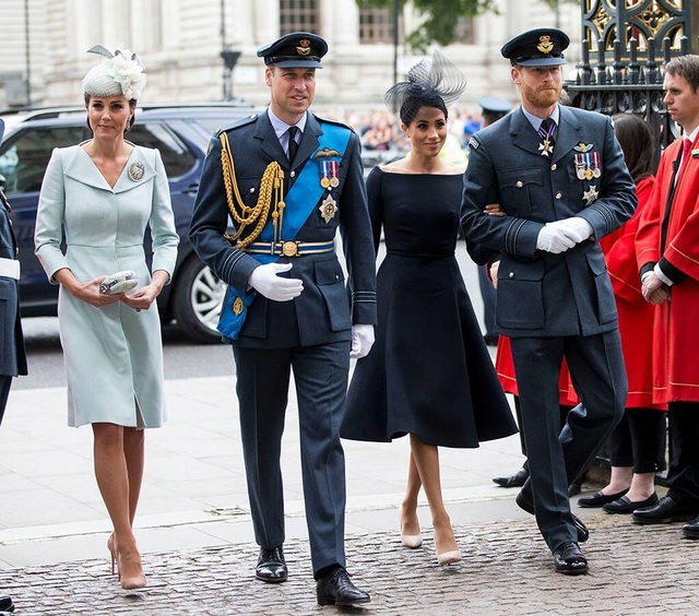 Vợ chồng Harry - Meghan kiếm tiền bằng cách nào sau khi rời hoàng gia Anh? - 3 Vợ chồng Harry - Meghan kiếm tiền bằng cách nào sau khi rời hoàng gia Anh? - 3