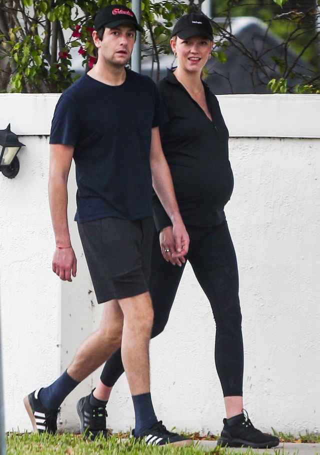Siêu mẫu cao 1,88m Karlie Kloss sinh con đầu lòng - 3 Siêu mẫu cao 1,88m Karlie Kloss sinh con đầu lòng - 3