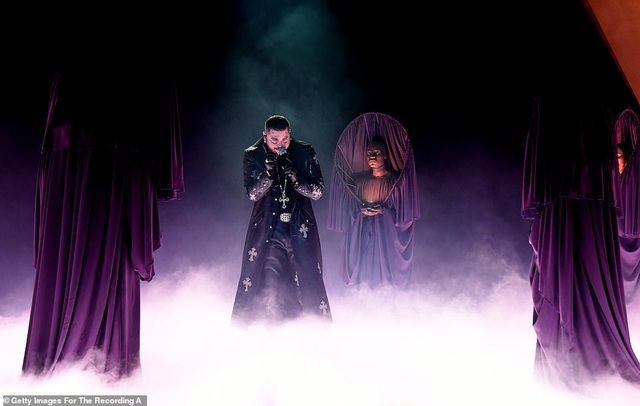 Cardi B và Megan Thee Stallion trình diễn lôi cuốn tại Grammy 2021 - 16 Cardi B và Megan Thee Stallion trình diễn lôi cuốn tại Grammy 2021 - 16