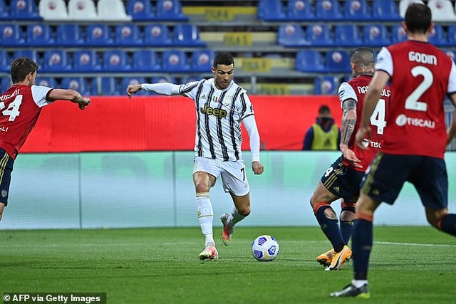 C.Ronaldo lập hat-trick chớp nhoáng, Juventus đại thắng rực rỡ - 4