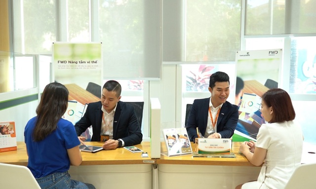 FWD ra mắt sản phẩm bảo hiểm liên kết đơn vị FWD Nâng tầm vị thế - 2 FWD ra mắt sản phẩm bảo hiểm liên kết đơn vị FWD Nâng tầm vị thế - 2