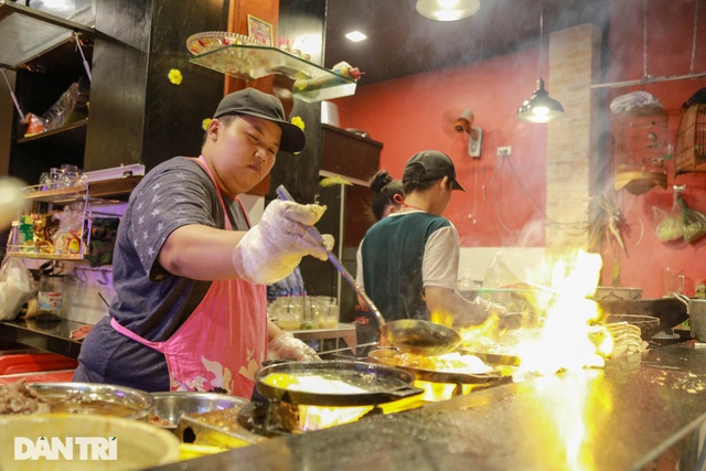 Cô gái chuyển nghề bảo mẫu đi bán bánh mì chảo - 4 Cô gái chuyển nghề bảo mẫu đi bán bánh mì chảo - 4