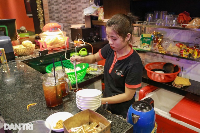 Cô gái chuyển nghề bảo mẫu đi bán bánh mì chảo - 6 Cô gái chuyển nghề bảo mẫu đi bán bánh mì chảo - 6