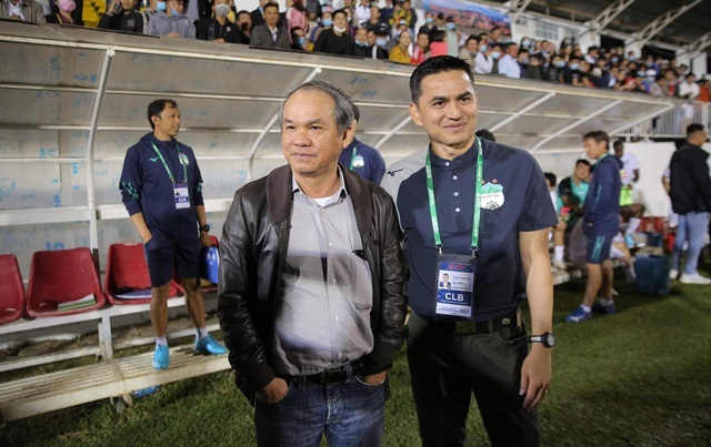Huyền thoại bóng đá Thái Lan: Kiatisuk sẽ thay HLV Park Hang Seo - 1