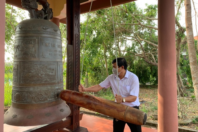 Cựu binh Mỹ gửi 504 bông hồng tưởng niệm vụ thảm sát Sơn Mỹ - 2 Cựu binh Mỹ gửi 504 bông hồng tưởng niệm vụ thảm sát Sơn Mỹ - 2