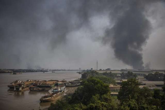 Trung Quốc lệnh doanh nghiệp sơ tán nhân viên khỏi chảo lửa Myanmar - 1