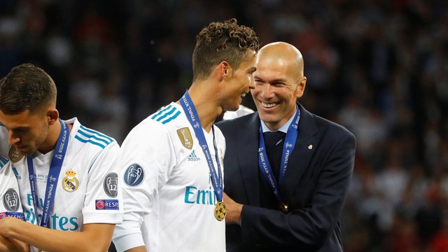 HLV Zidane tiếp tục úp mở việc C.Ronaldo gia nhập Real Madrid - 1 HLV Zidane tiếp tục úp mở việc C.Ronaldo gia nhập Real Madrid - 1