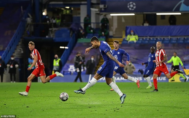 Luis Suarez thi đấu thảm họa trong ngày Atletico thua Chelsea - 9 Luis Suarez thi đấu thảm họa trong ngày Atletico thua Chelsea - 9