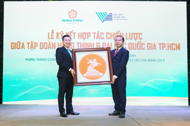 Tập đoàn Hưng Thịnh và Đại học Quốc gia TPHCM ký kết hợp tác chiến lược - 5 Tập đoàn Hưng Thịnh và Đại học Quốc gia TPHCM ký kết hợp tác chiến lược - 5