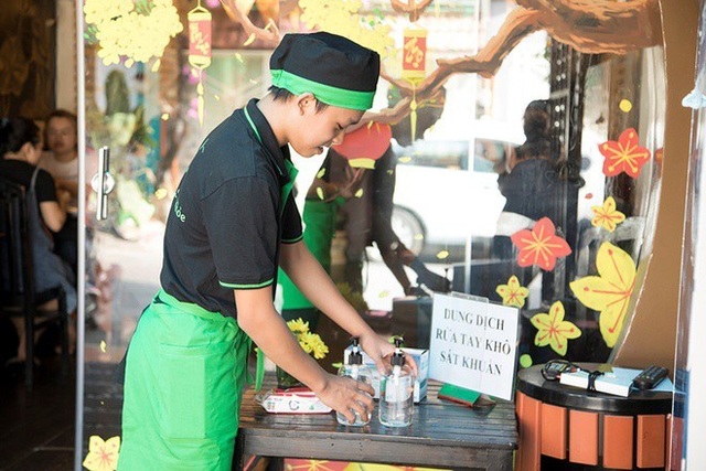 Trước khi ra riêng, cuộc sống của Hồ Văn Cường bên mẹ Phi Nhung ra sao? - 4 Trước khi ra riêng, cuộc sống của Hồ Văn Cường bên mẹ Phi Nhung ra sao? - 4