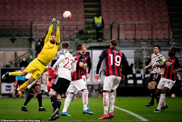 Những khoảnh khắc Man Utd khiến AC Milan ngậm ngùi chia tay Europa League - 8 Những khoảnh khắc Man Utd khiến AC Milan ngậm ngùi chia tay Europa League - 8