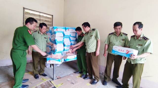 Thu giữ 350 kg mực khô ăn liền nhập lậu, phạt chủ lô hàng 70 triệu đồng - 2