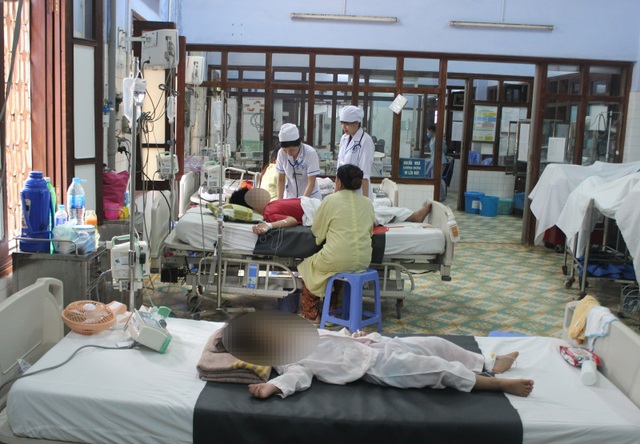 Phú Yên: 2 bé trai tử vong vì biến chứng sốt xuất huyết - 1 Phú Yên: 2 bé trai tử vong vì biến chứng sốt xuất huyết - 1
